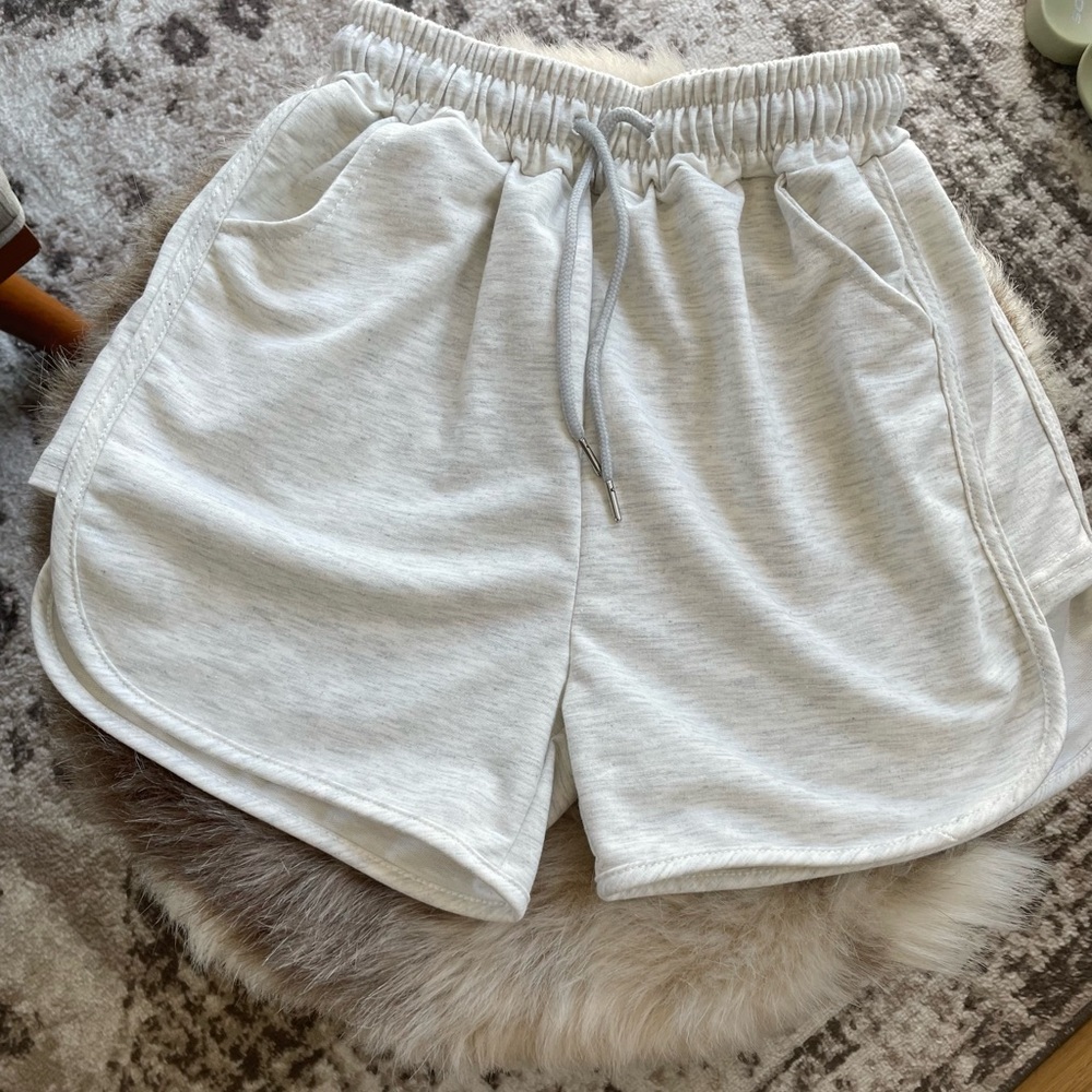 Women’s Light heather gym shorts cool side detail never worn